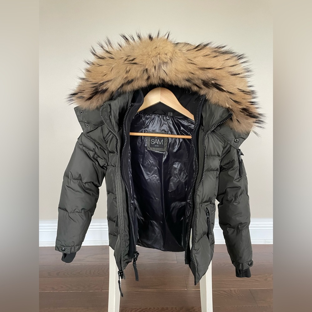 SAM. Kids winter down jacket in like new condition. Size 6. - Picture 2 of 5